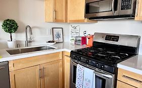Amazing 1 Bd In Heart Sm Parking